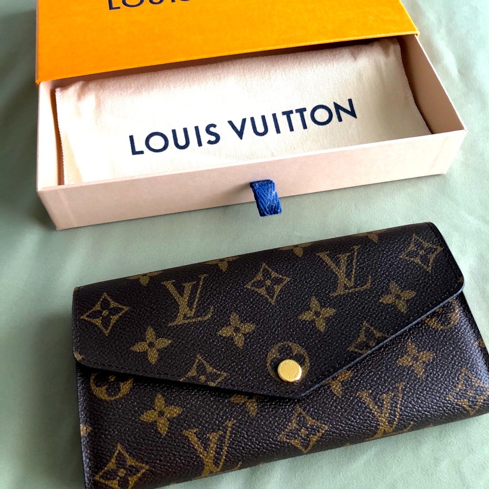 New Louis Vuitton Sarah Wallet in Poppy